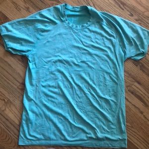 Men’s lululemon shirt